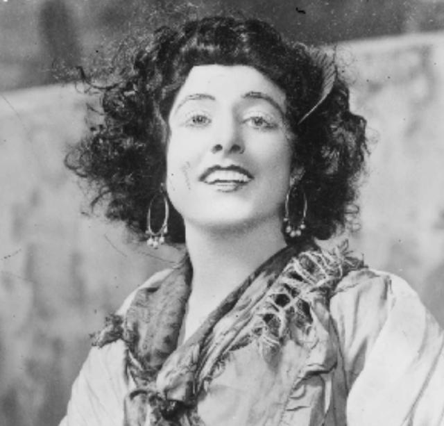 [Portrait of Geraldine Farrar]